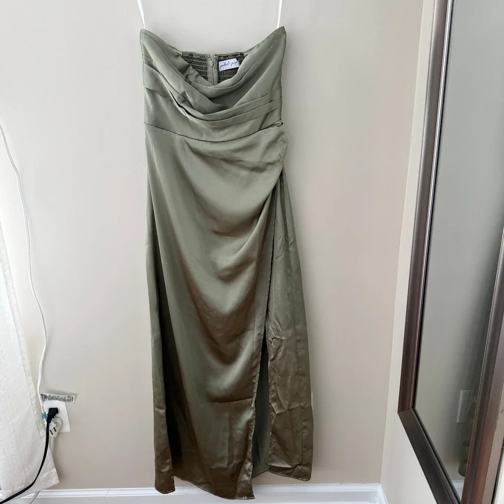 Petal‎ and Pup Sage Green Satin Strapless Maxi Dress Side Slit Size Medium - Picture 2 of 7